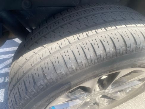 Used 2021 Jeep Wrangler Unlimited Sahara AWD/4WD image 9