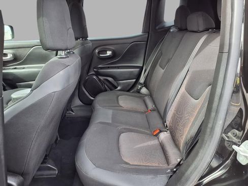 Used 2023 Jeep Renegade Latitude image 21