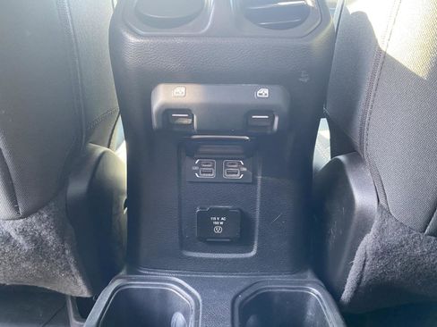 Used 2022 Jeep Wrangler Unlimited Sport image 21