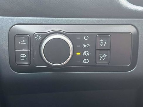Certified 2025 Ford Maverick XL FWD image 30