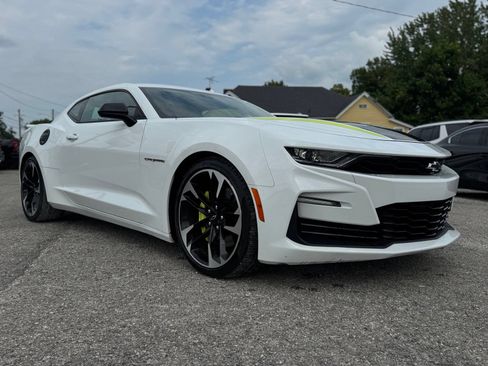 Used 2021 Chevrolet Camaro SS RWD image 8