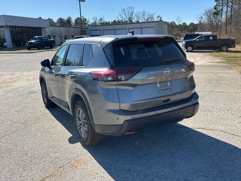Used 2024 Nissan Rogue S image 7