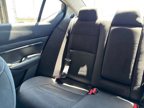 Used 2025 Nissan Altima 2.5 SV FWD image 39