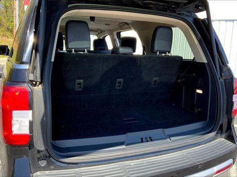 Used 2024 Ford Expedition XLT image 26