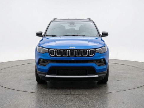 Used 2025 Jeep Compass Limited image 2