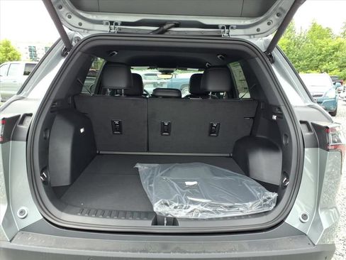 New 2026 Chevrolet Equinox LT w/ Convenience Package II FWD image 24