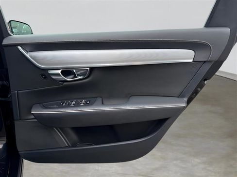 Used 2020 Volvo S90 T6 R-Design image 33