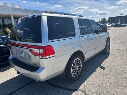 Used 2016 Lincoln Navigator Select AWD/4WD image 5