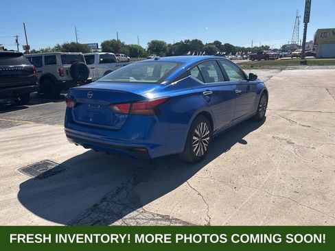 Used 2025 Nissan Altima 2.5 SV FWD image 3