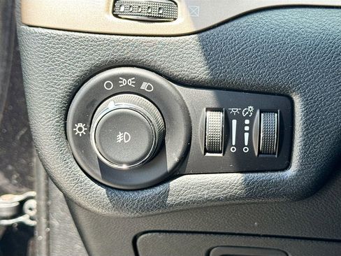 Used 2014 Jeep Cherokee Latitude AWD/4WD image 10