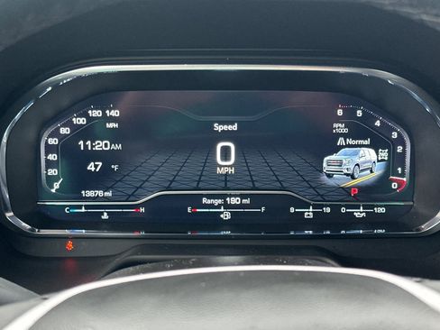 Used 2024 GMC Yukon XL SLT image 38