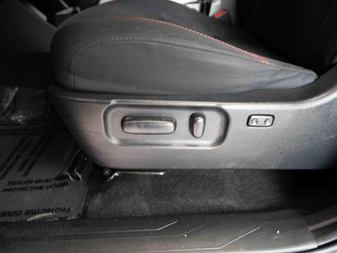 Used 2021 Toyota Tacoma SR5 AWD/4WD image 12