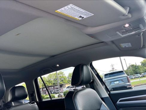 Used 2023 Volkswagen Atlas SE w/ Panoramic Sunroof Package FWD image 28