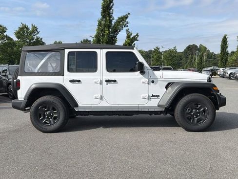 Used 2025 Jeep Wrangler Unlimited Sport AWD/4WD image 2