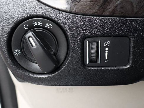 Used 2019 Dodge Grand Caravan SE image 18