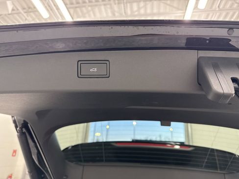 New 2026 Volkswagen Tiguan SE AWD/4WD image 24