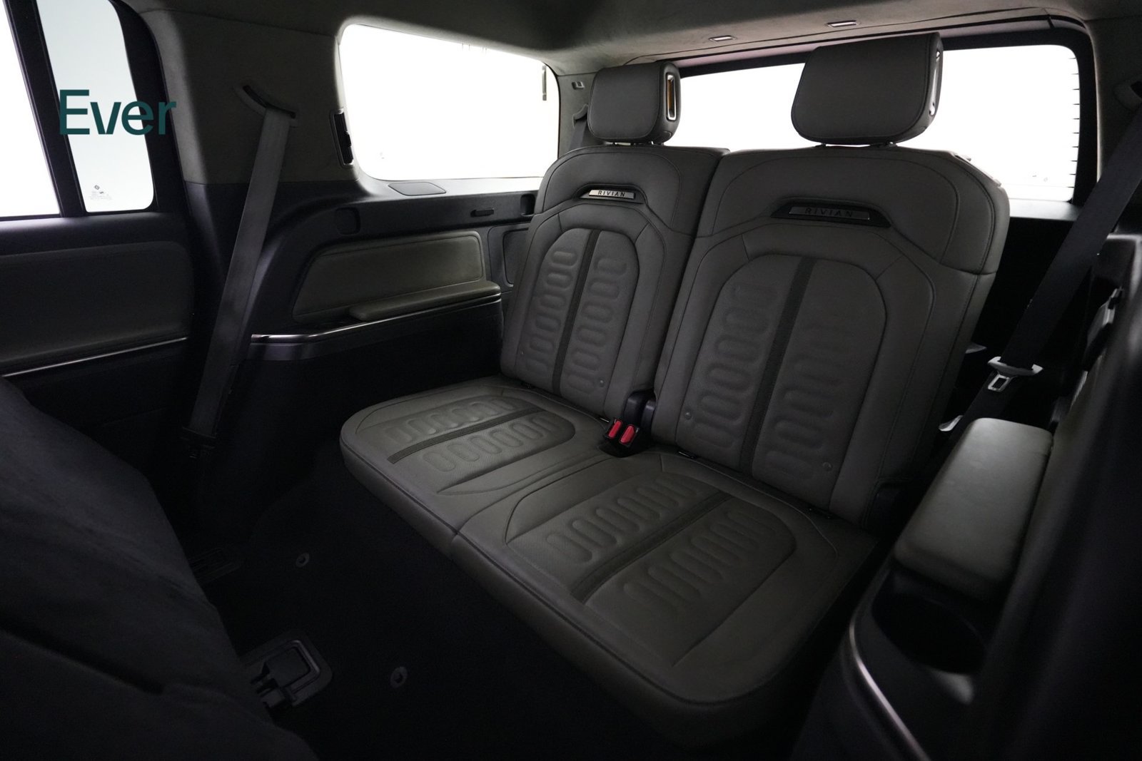 Used 2024 Rivian R1S Adventure Dual AWD/4WD image 25