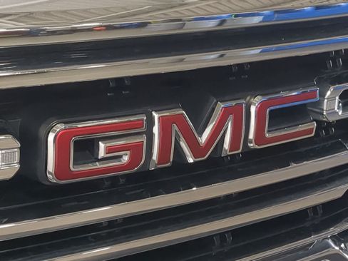Used 2021 GMC Sierra 1500 SLT w/ SLT Premium Plus Package AWD/4WD image 12