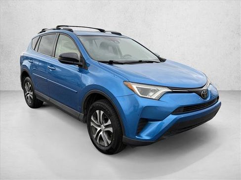 Used 2018 Toyota RAV4 LE image 3