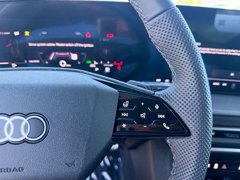 New 2025 Audi SQ5 Prestige image 17