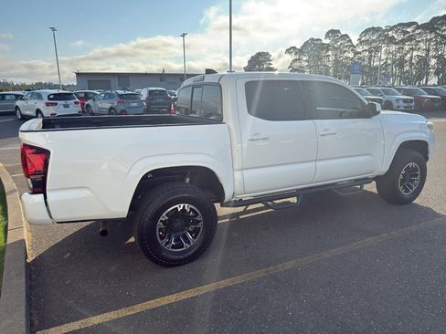 Used 2020 Toyota Tacoma SR image 6