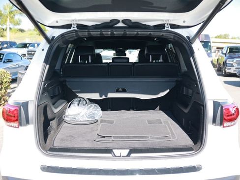 Used 2023 Mercedes-Benz EQB 350 4MATIC SUV w/ Exclusive Package image 37
