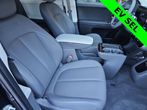 Used 2025 Hyundai Ioniq 5 SEL image 18