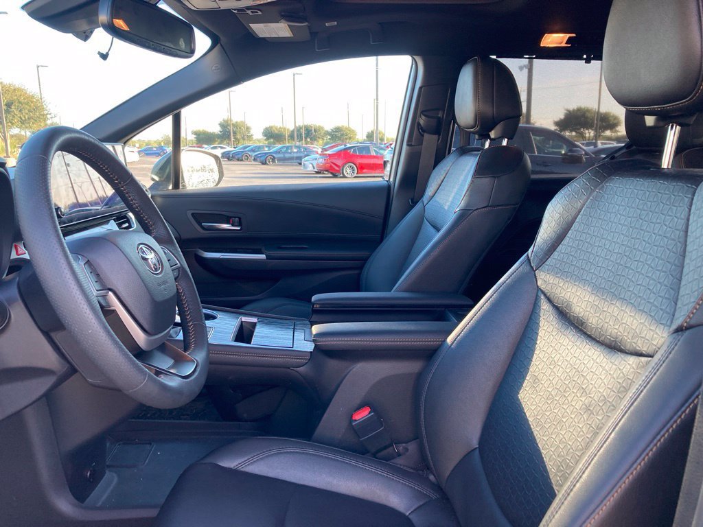 Certified 2025 Toyota Sienna XLE Woodland Edition AWD/4WD image 8