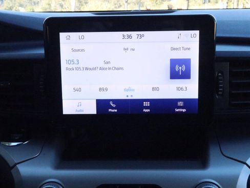 Used 2022 Ford Explorer XLT image 9