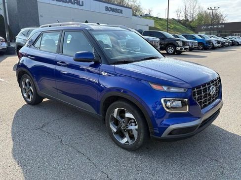 Used 2023 Hyundai Venue SEL FWD image 8