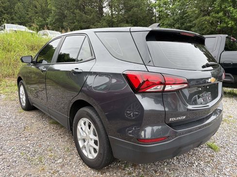 Used 2022 Chevrolet Equinox LS FWD image 8