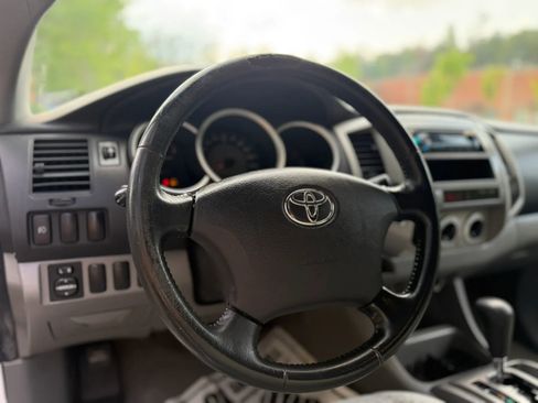 Used 2007 Toyota Tacoma PreRunner RWD image 12