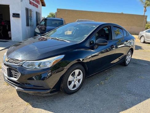 Used 2018 Chevrolet Cruze LS image 5