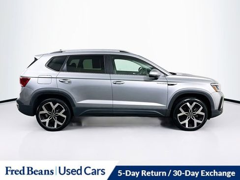 Used 2022 Volkswagen Taos SEL image 8