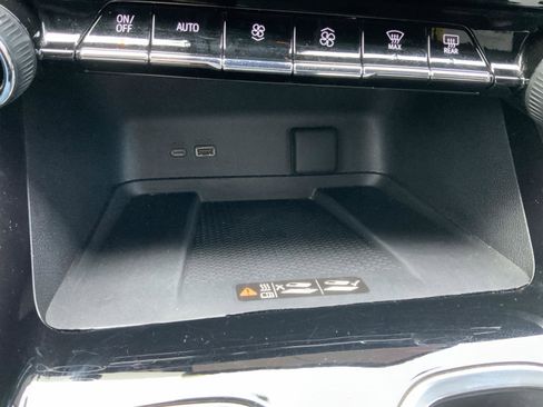 Used 2024 Chevrolet Traverse RS image 52