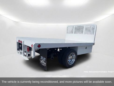Used 2024 Ford F550 2WD Regular Cab Super Duty w/ XL Chrome Package image 6