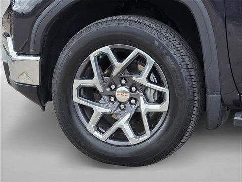 Used 2023 GMC Sierra 1500 SLT w/ SLT Premium Package AWD/4WD image 9
