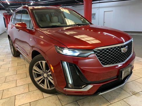 Used 2021 Cadillac XT6 Premium Luxury image 3