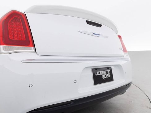 Used 2017 Chrysler 300 C Platinum w/ Safetytec Plus Group RWD image 16