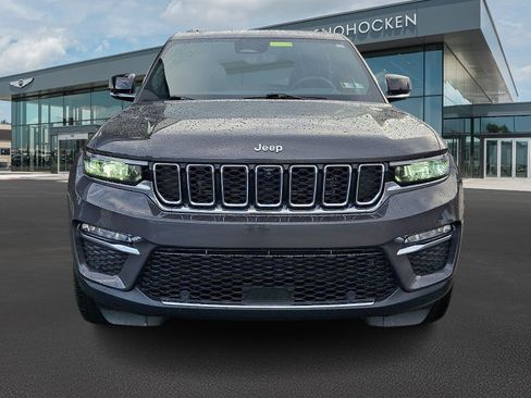 Used 2025 Jeep Grand Cherokee Limited w/ Luxury Tech Group II AWD/4WD image 3