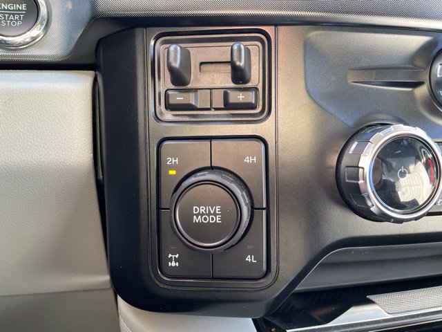 Used 2024 Ford F350 Limited w/ FX4 Off-Road Package AWD/4WD image 36