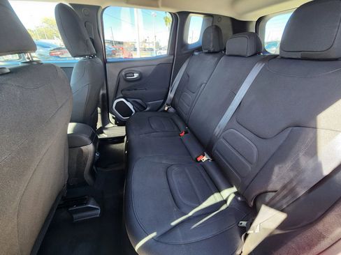 Used 2019 Jeep Renegade Latitude image 16