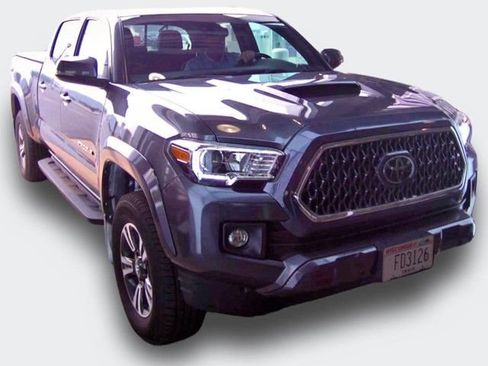 Used 2019 Toyota Tacoma TRD Sport AWD/4WD image 6