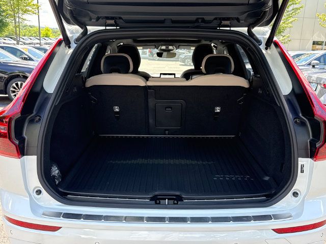 Certified 2026 Volvo XC60 B5 Plus w/ Protection Package Premier AWD/4WD image 25