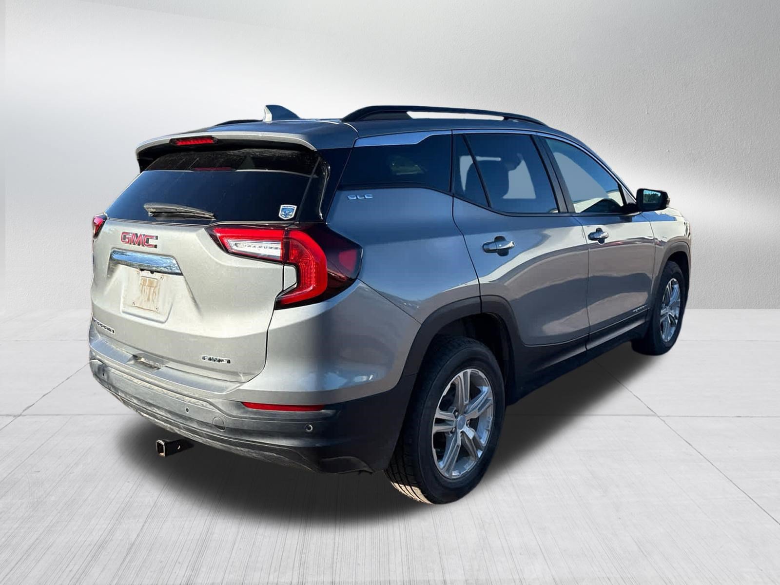 Used 2023 GMC Terrain SLE w/ Driver Convenience Package AWD/4WD image 5
