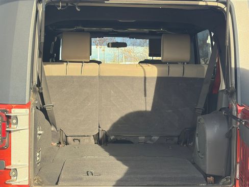 Used 2009 Jeep Wrangler Unlimited Rubicon w/ Dual Top Group image 19