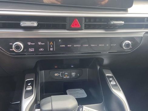 New 2026 Kia Sorento S FWD image 19