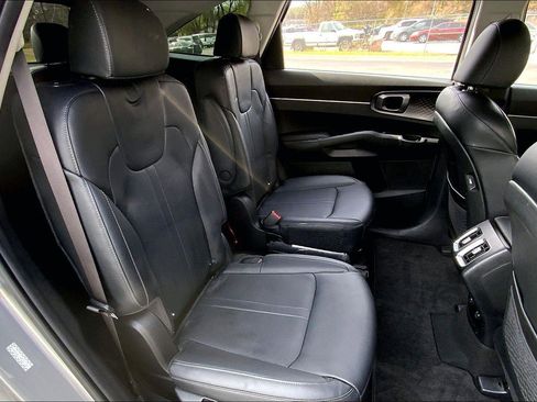 Used 2024 Kia Sorento EX w/ Panoramic Sunroof Package image 23
