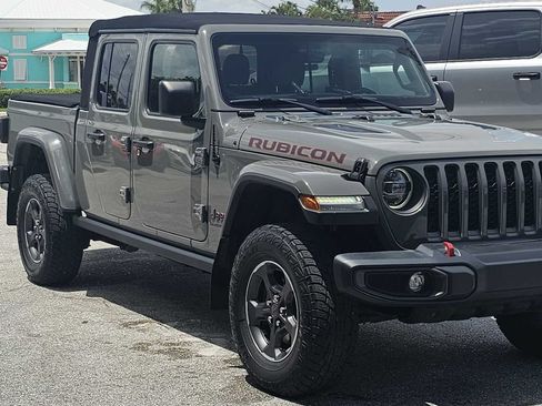 Used 2022 Jeep Gladiator Rubicon w/ Dual Top Group AWD/4WD image 7