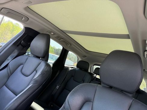 Used 2022 Volvo XC60 B5 Momentum AWD/4WD image 16